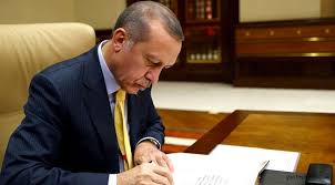 Dün yayımlanan resmi gazete'deki karara göre, türkiye somali'ye her ay 2.5 mliyon dolar olmak üzere toplamda 30 milyon dolar yardım yapacak. Turkiye Den Somali Ye 30 Milyon Dolarlik Hibe Ekonomi Haberi Bizden Alin