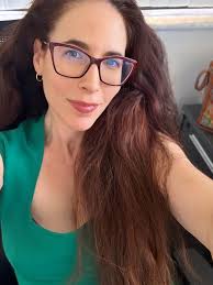 Is there any single males ages 45-50 from Toronto, Ontario Canada? I'm  seeing a lot of single male profiles from the US