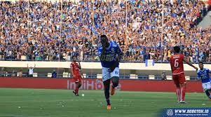 Akhirnya satu nyawa lagi melayang saat laga persib vs persija di stadion gbla. Bobotoh Id The Bombs Sesalkan Persib Vs Persija Tidak Digelar Di Bandung