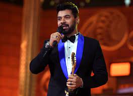 Jiotv offers instant access to widest range of tv channels (500+ channels including 60+ hd channels spread across 10 genres and 15 languages) on your iphones and ipads.… Shabir Ahluwalia Reveals An Interesting Fact About His Kids After Bagging Multiple Trophies At The Zee Rishtey Awards 2020 Bollywood News Bollywood Hungama