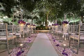 Aria S Poolside Patio Provides Wonderful Options For Those Seeking A Tropical Outdoor La Vegas Wedding Venue Las Vegas Wedding Venue Outdoor Las Vegas Wedding