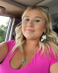 Lisa Suttles's Instagram, Twitter & Facebook