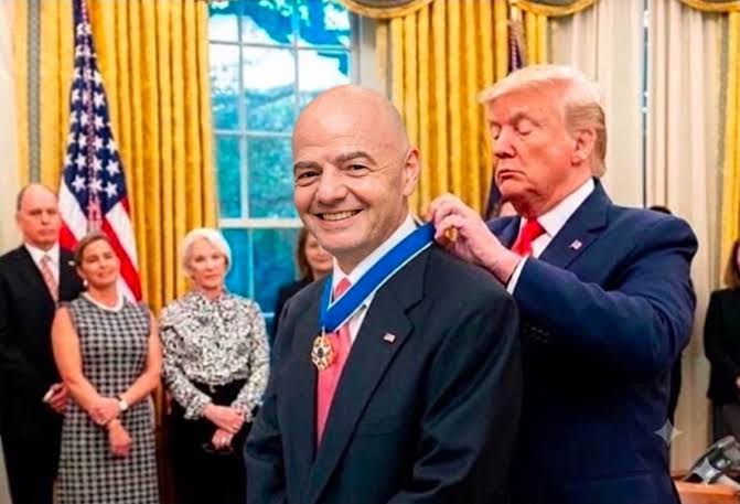 Los mejores memes del escándalo de Trump y la FIFA - Libertad Digital
