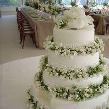 Wedding Cake Decoration With Beautiful Bouvardia Design By Bouquet Thessaloniki Weddingingreece Wedding Cake Decorations Wedding Cakes Wedding Decorations