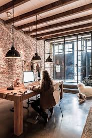 Une Salle A Manger Multifonction Bureau Mezzanine Style Loft Et Maison