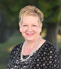 Karen Walleck's Instagram, Twitter & Facebook