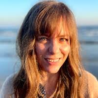 Elise Hyde's Instagram, Twitter & Facebook