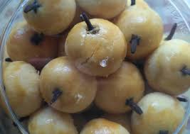 Nah ternyata saya masih ada stok butter 100 gr.tadinya mau membuat danish butter cookies.eh ya kok malas saja nih.akhirnya memutuskan buat nastar saja. Tutorial Memasak Nastar Cengkeh Enak Resep Us