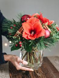 Blumige Weihnachtsdeko Von Fleurop Weihnachtsdeko Jingle Bell Weihnachtsstrauss