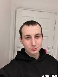 Balding man who wouldn't leave house without a hat spends £5,000