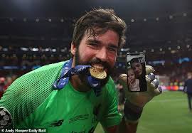 The pfa trophy was won by pat jennings (1975/76) and two years later by peter shilton of nottingham. Liverpool Goalkeeper Alisson Becker Video Calls His Pregnant Wife Daily Mail Online