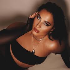 Molly Hammar Archives