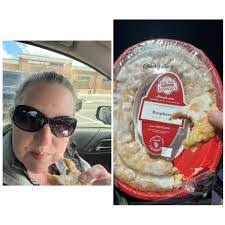 Gina Roark's Instagram, Twitter & Facebook