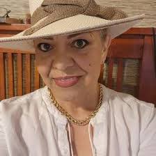 Elsa Jaquez's Instagram, Twitter & Facebook