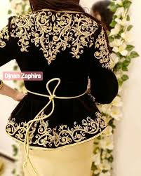 Karakou Khelil Traditional Outfits Traditional Fashion Traditional Dresses