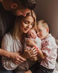 I also added newborn picture ideas and inspirations. Family Photoshoots At Home And Then She Clicked