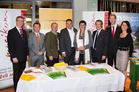 After finishing high school, the second world war did not allow him to enter university immediately after school, but forced him to serve in the army fighting at the russian. Nationalpark Fur Die Ohren Pinzgau