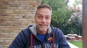 Harsányi levente először mesélt gyermekkori traumájáról. Harsanyi Levente A Szepenvaljel Valaskozpontrol Youtube