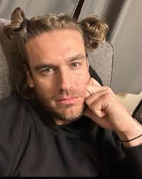 Is he returning with facial hair in the storyline?