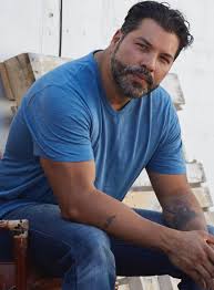 David vélez set out to kill off the fat fees and lousy service of brazil's big banks. Sal Velez Jr Imdb