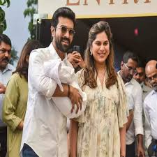 upasana konidela: Ram Charan & Upasana Kamineni Konidela make first public  appearance with newborn, RRR actor says baby girl resembles him - The  Economic Times