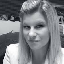 Amanda Cable (@BourbonVervain)