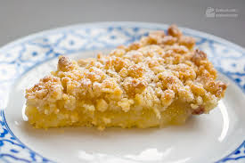 We happened to have homemade marzipan in the fridge which is ridiculously easy to. Apfel Zimt Tarte Mit Marzipan Streuseln Madame Cuisine