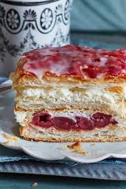 Saftige Hollander Schnitten Mit Kirschen Rezept Kuchen Und Torten Rezepte Das Grosse Backen Rezepte Blatterteig Suss
