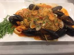 Bisuschio trilocale in vendita in bisuschio zona residenziale proponiamo in vendita ampio trilocale posto al piano terzo e ultimo con ascensore di una palazzina condominiale. Accademia Del Gusto Bisuschio Ristorante Recensioni Numero Di Telefono Foto Tripadvisor