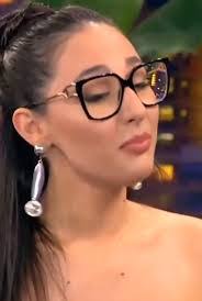 Elizabeth Arbelaez's Instagram, Twitter & Facebook