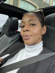 Leslie Jeter's Instagram, Twitter & Facebook