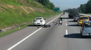 live #trafik perkembangan trafik terkini di lebuhraya utama plus dari pusat pemantauan trafik plus malaysia berhad. Info Trafik Plus Info Kemalangan Bencana Malaysia ÙÙŠØ³Ø¨ÙˆÙƒ