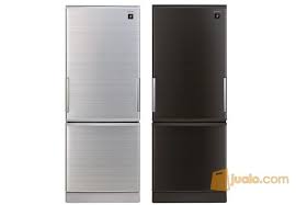 Harga kulkas 2 pintu juga sekarang kian murah. Kulkas 2 Pintu Sharp 288 Liter Sj Bw30p Sl Bk Freezer Bawah Jakarta Barat Jualo