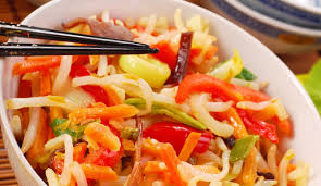 20 Idees De Plats Asiatiques A Emporter Que L On Peut Faire A La Maison 19 Photos Plat Asiatique Idee Plat Recette Asiatique