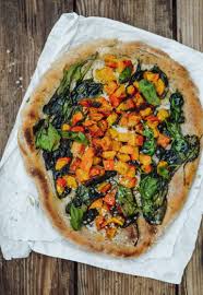 vegane glutenfreie kurbis spinat flammkuchen pizza die musst du einfach ausprobieren justine kept calm went vegan rezept glutenfreier kurbis essensrezepte flammkuchen vegan