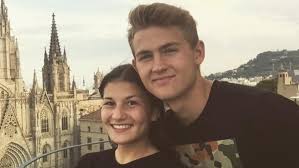 Vergeet ons niet te laten weten wat je van steven berghuis vriendin vindt door haar een cijfer te geven en een reactie achter te laten. Eredivisie Archives Pagina 26 Van 38 Spelersvrouw Nl