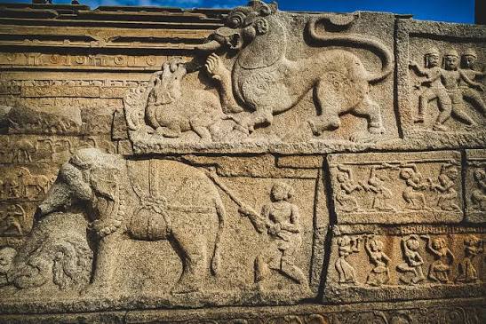 Mahanavami Dibba (also known as the Dasara Dibba) A large stone platform located within the Royal Enclosure of the Hampi ruins. The platform was primarily used by the Vijayanagara kings as a