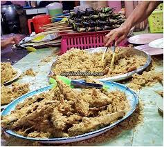Kenapa aku type seafod sebab aku lagi terliur nak makan ketam dan udang celup tepung. Ikan Celup Tepung Pok Nong The Colors Of My Life Kuala Terengganu Day 3 Ikan Ikan Goreng Celup Tepung Empat Ekor Ikan Pelaling Yang Segar Siap Dibersihkan Dan Disiang Ranyono
