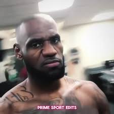 #nba #lebronjames #lebonbon hit the Rollie store lebrooon