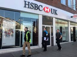 Hsbc Uk Bank Branch Hsbc Holdings Plc Is A British 6 Multinational Banking And Financial Services Holding Company It Is The 7th La In 2020 Hsbc Uk Banks Bank Branch