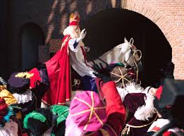 Hierna speelde hij 7 jaren bij de toneelgroep studio. Toen In Woerden Bram Van Der Vlugt Als Sinterklaas In Woerden Gespot Met Foto S Indebuurt Woerden