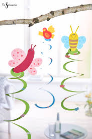 Fruhlingsbastelei Zum Ausschneiden Bekleben Und Bemalen Mit Vier Verschiedenen Tiermotiv Basteln Fruhling Sommer Basteln Fruhling Basteln Fruhling Kinder
