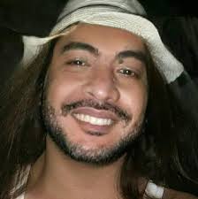 Huling line ng vazra pringles Last na yan. Kunin nyo na baka kunin pa ng  iba.