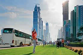 While a part of it boasts of tall skyscrapers, luxury hotels and tony malls, there is a rich history bustling at the periphery of this megalopolis. Dubai City Tours Visit The Major Landmarks Of Dubai