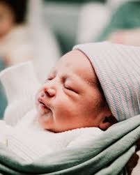 One month old—how did that happen so fast? Can someone take me back to this  day? 😭 The first 48 hours are some of my favorite moments in life!  Bringing life into