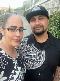 Does Aruba use Apple Pay and if so, are there extra fees?