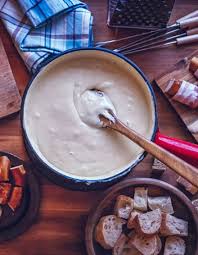 Fondue Savoyarde Thermomix Pour 4 Personnes Recettes Elle A Table Recette Fondue Savoyarde Recette Fondue Savoyarde Recette Fondue