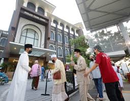 Hari raya aidil adha juga dikenali sebagai hari raya korban atau hari raya haji merupakan perayaan yang disambut oleh umat islam di seluruh dunia. 6gutp Xu7ljqtm