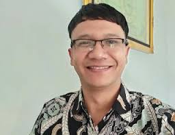 Kades Panguban Garut Asep Feri Berikan Gajinya Selama Setahun Untuk Kas RW