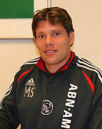 View the player profile of ajax goalkeeper maarten stekelenburg, including statistics and photos, on the official website of the premier league. Maarten Stekelenburg Coach Ajax Cape Town Foto Destentor Nl